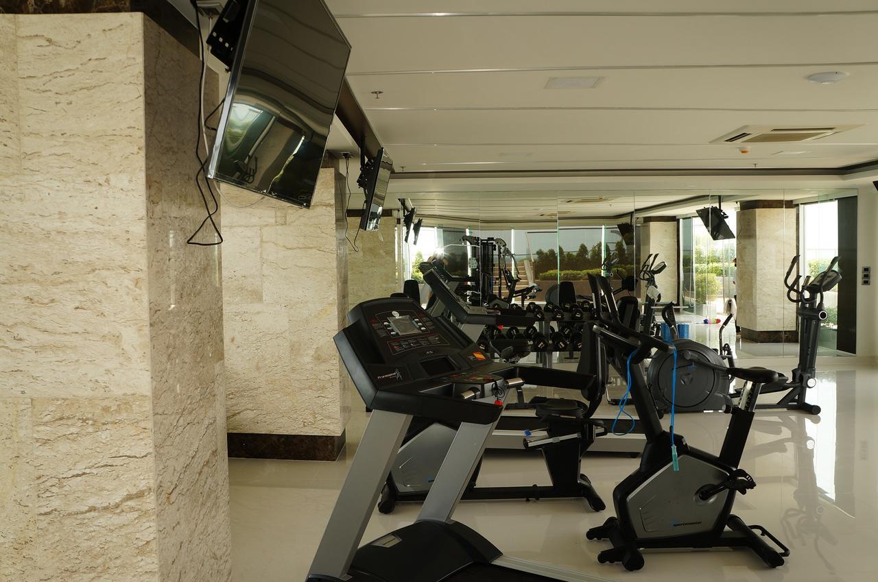 Stylish Studio In Peak Towers Pattaya Buitenkant foto